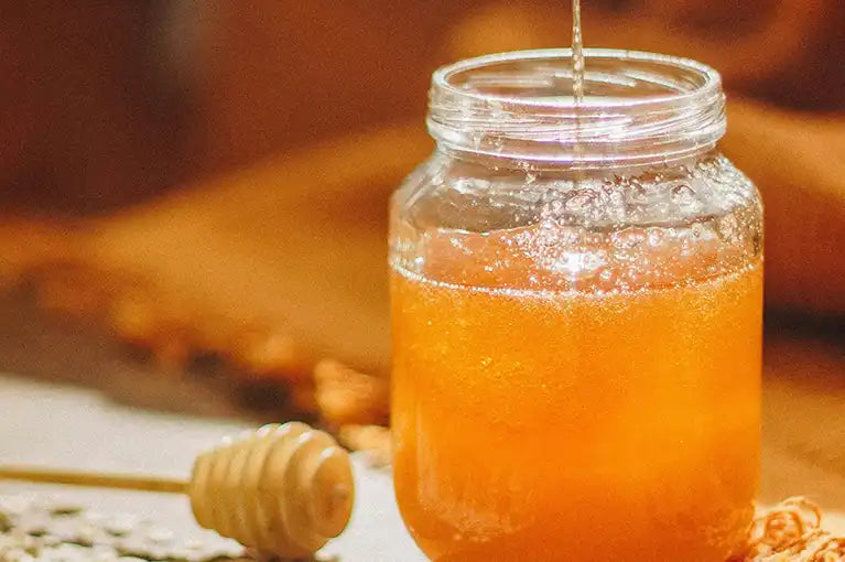 Creme Honig im Glas